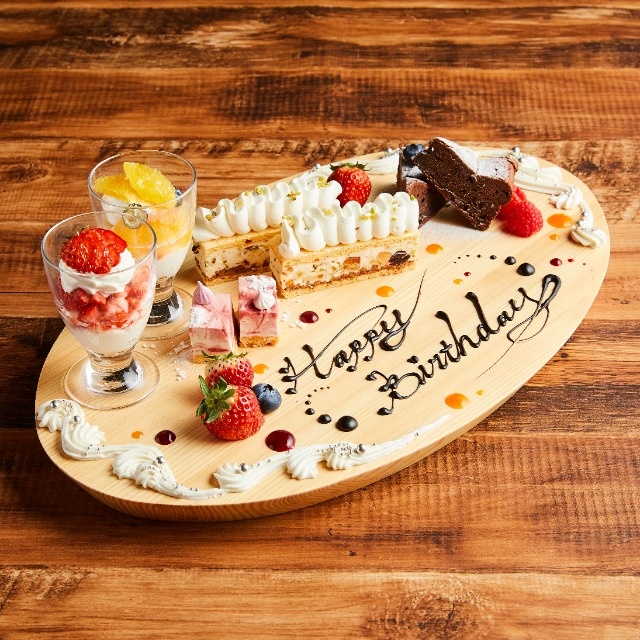 【喜納シェフ】ケーキをパーティー形式で手軽に楽しめるデザートビュッフェ